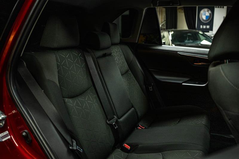 Used 2021 Toyota RAV4 XLE w/ Carpet Mat Package (TMS) image 11