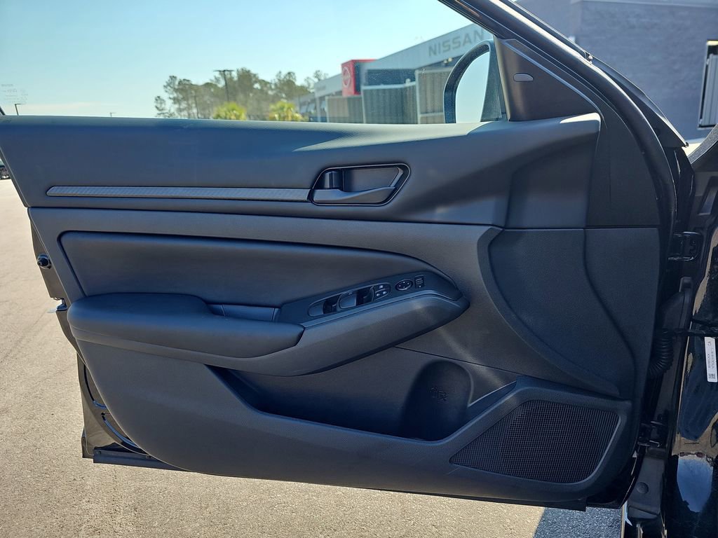 Used 2025 Nissan Altima 2.5 S image 30