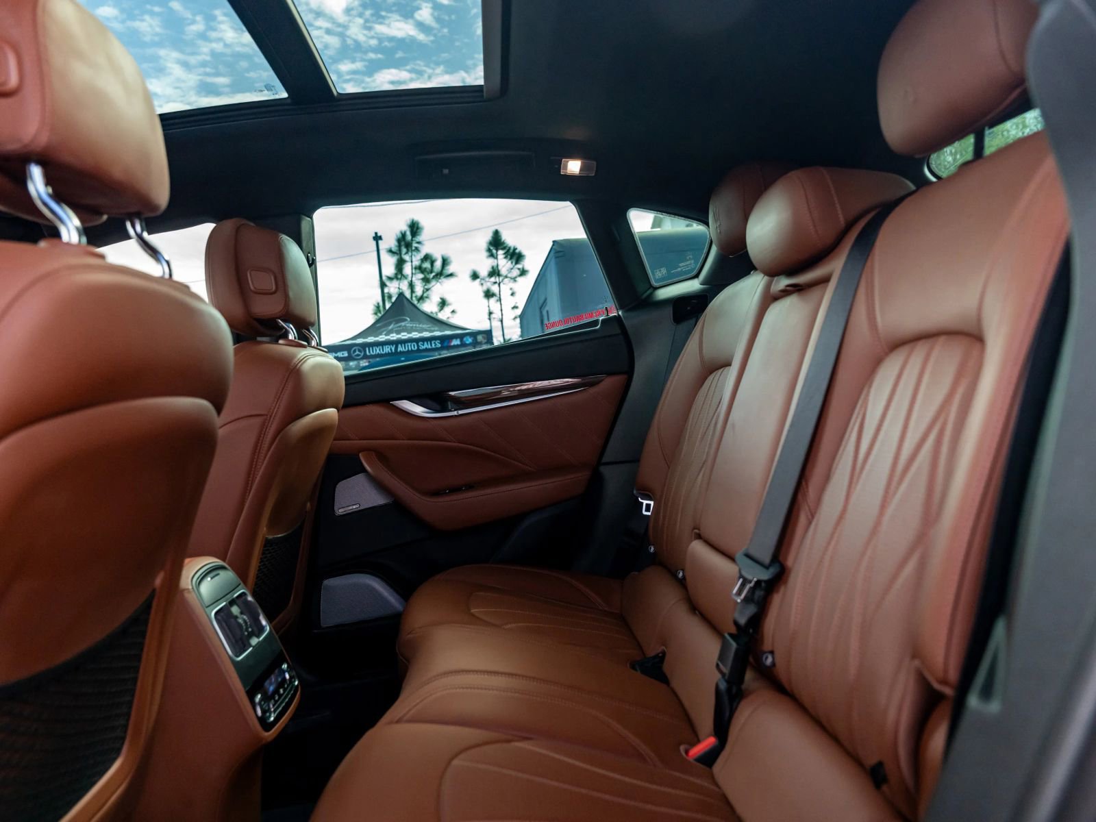 Used 2019 Maserati Levante S GranLusso image 41