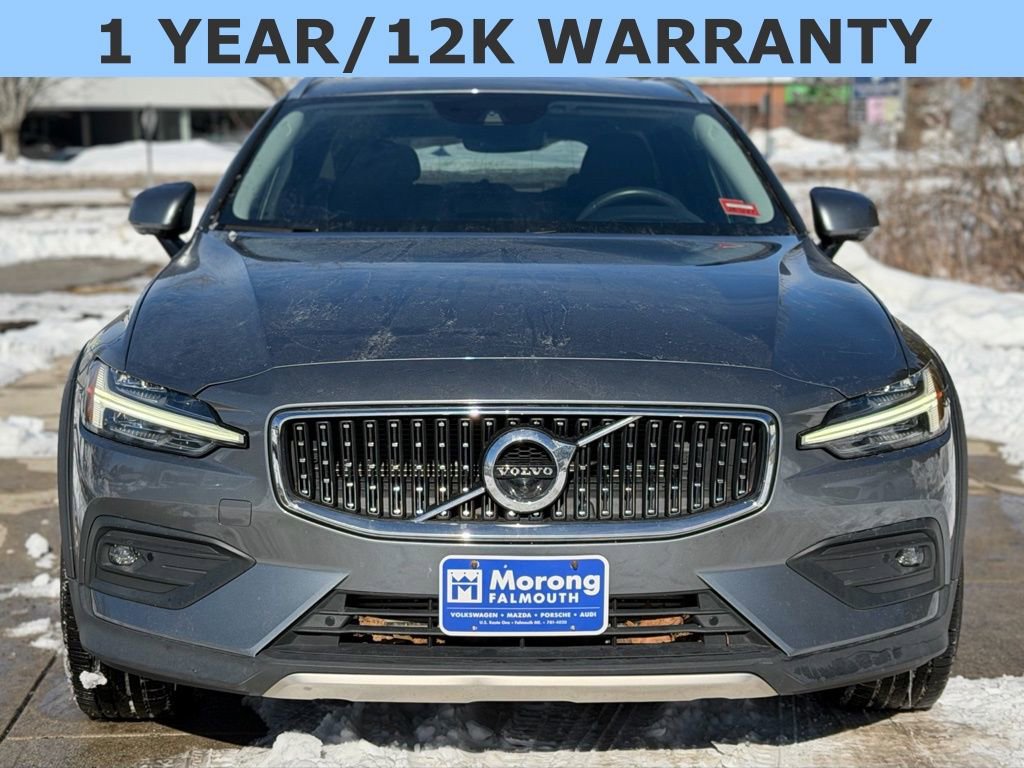Used 2021 Volvo V60 T5 Cross Country image 4