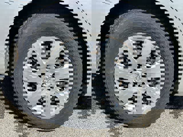 Used 2011 Toyota Camry LE image 22