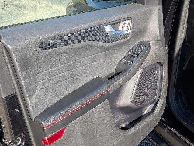 Used 2024 Ford Escape ST-Line image 13