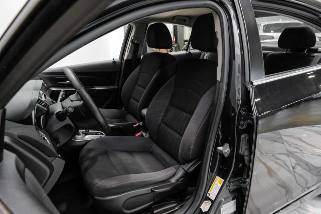 Used 2015 Chevrolet Cruze LT FWD image 30