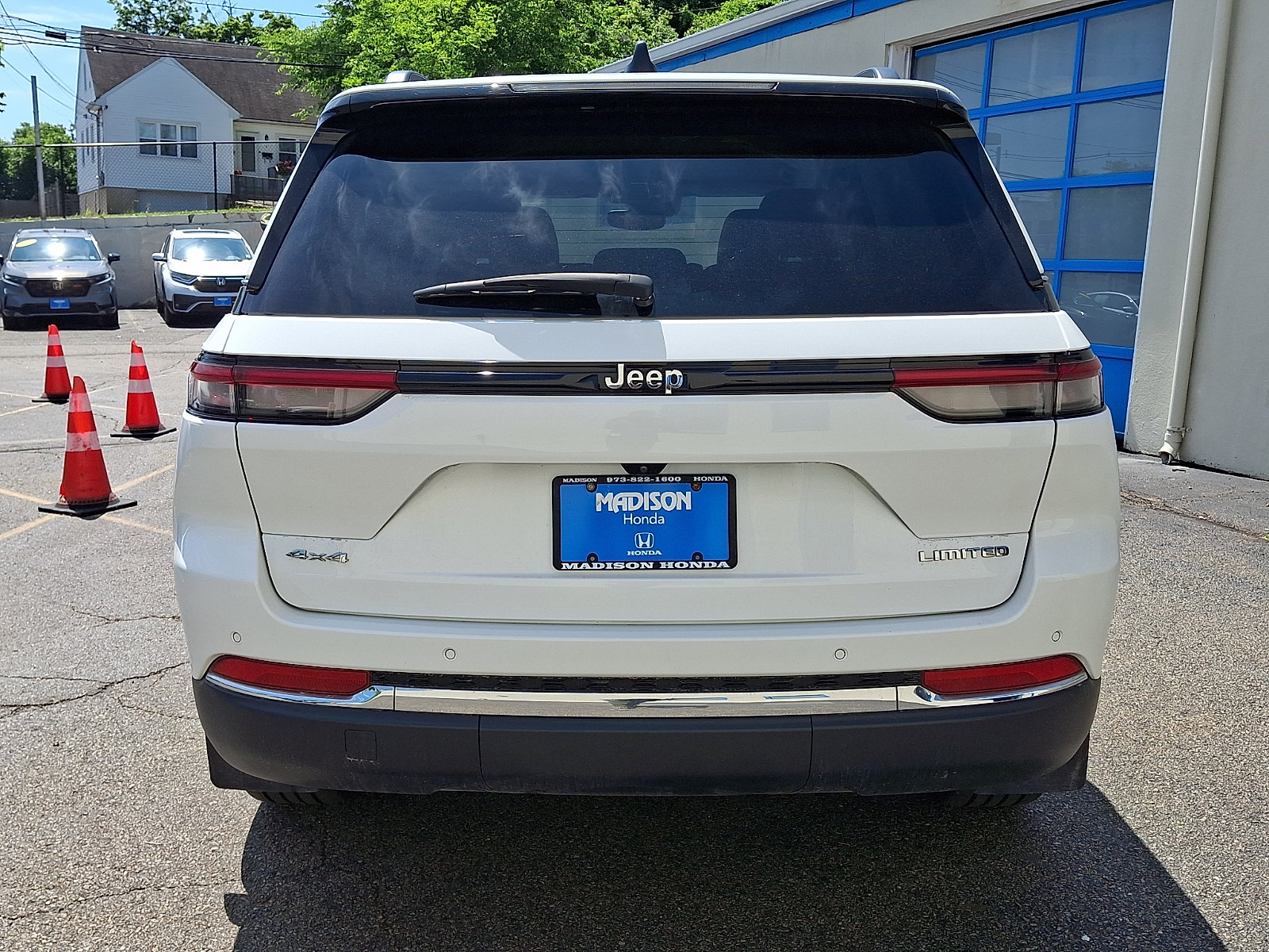 Used 2022 Jeep Grand Cherokee Limited AWD/4WD image 5