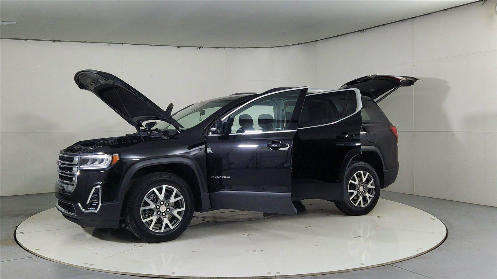 Used 2023 GMC Acadia SLE w/ Driver Convenience Package image 10