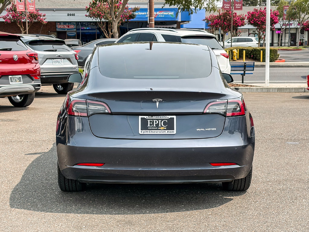Used 2022 Tesla Model 3 Long Range AWD/4WD image 3