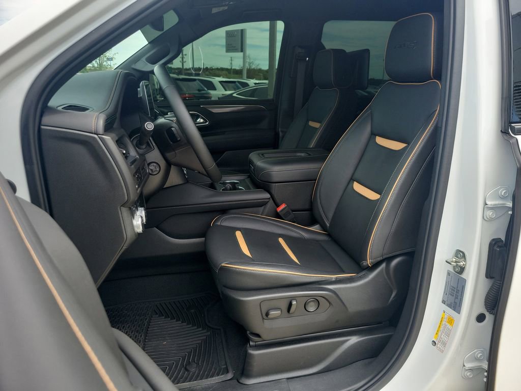 Used 2024 GMC Yukon AT4 AWD/4WD image 11