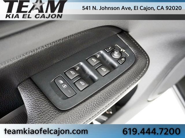 Used 2020 Volvo V60 T5 Cross Country image 26