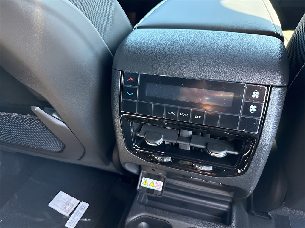 New 2025 Jeep Grand Cherokee L Altitude image 17