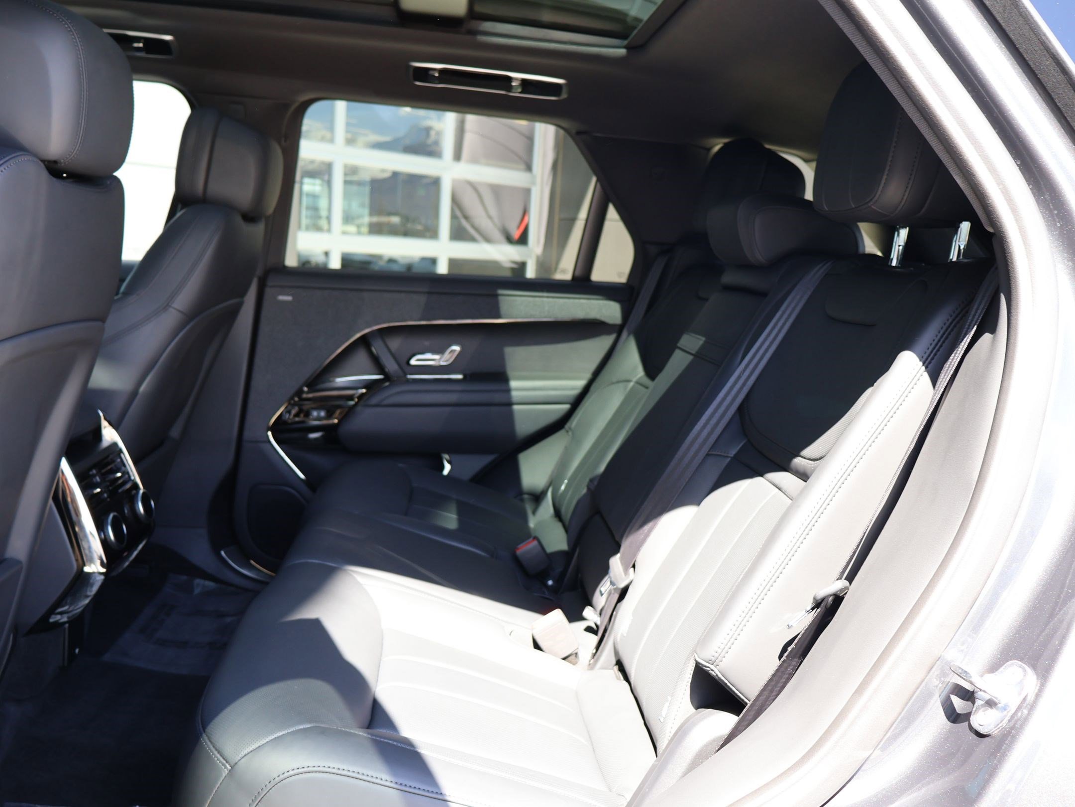 Certified 2024 Land Rover Range Rover Sport Dynamic SE image 27