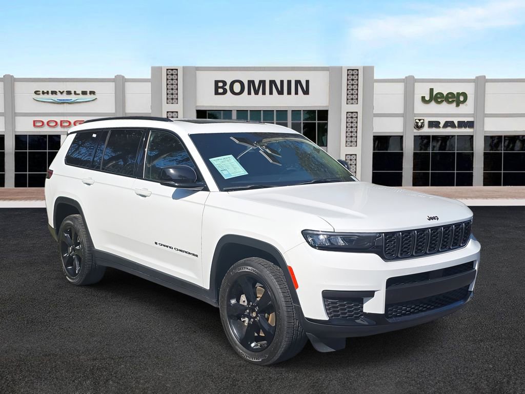 Used 2024 Jeep Grand Cherokee L Altitude image 2