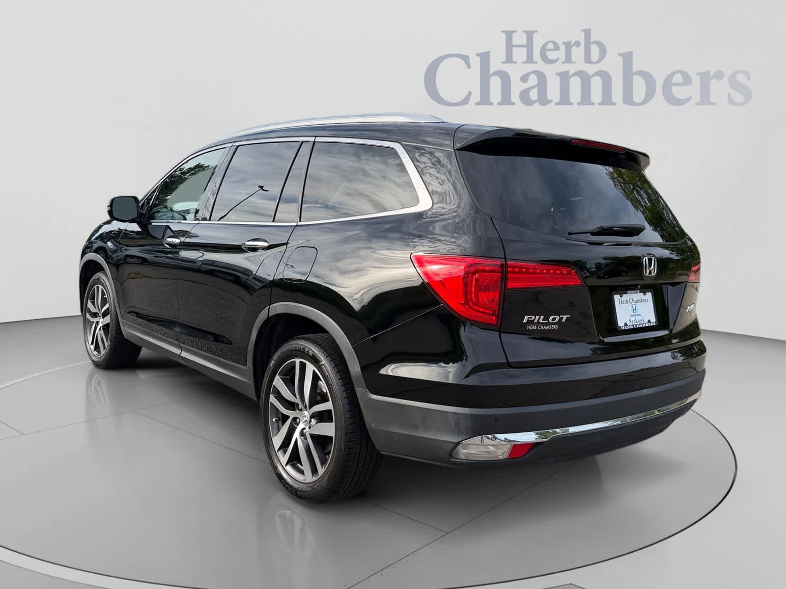 Used 2016 Honda Pilot Elite image 3