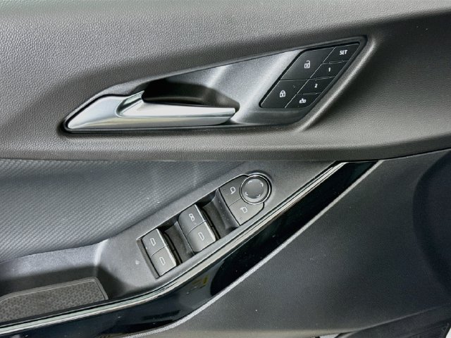 New 2027 Chevrolet Equinox RS w/ Convenience Package III FWD image 19