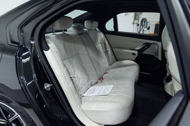 Certified 2023 BMW 760i xDrive AWD/4WD image 24