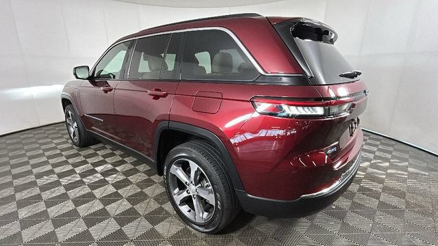 Used 2024 Jeep Grand Cherokee Limited 4xe w/ Luxury Tech Group II AWD/4WD image 5