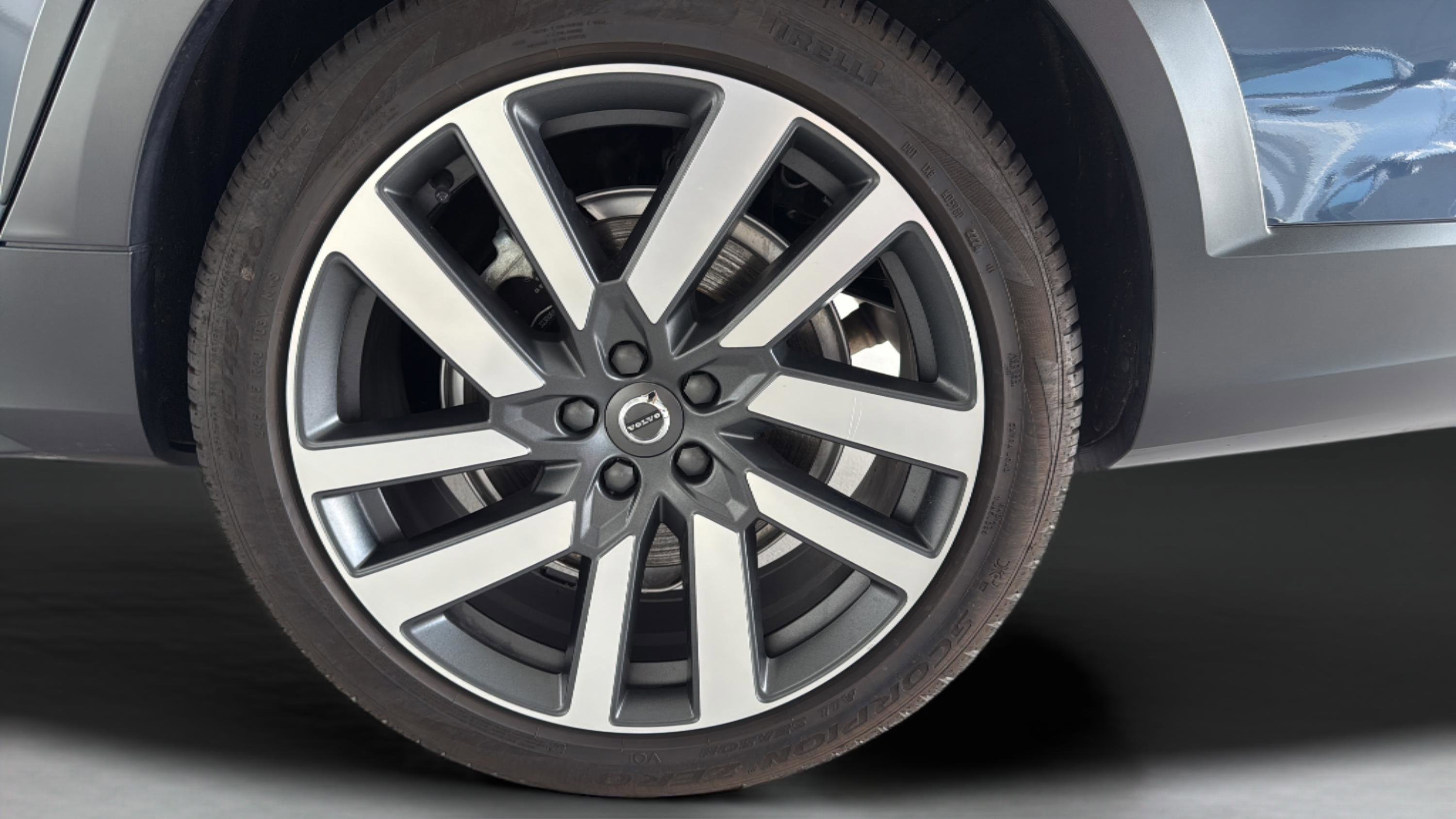 Used 2025 Volvo V90 B6 Cross Country Ultra AWD/4WD image 45
