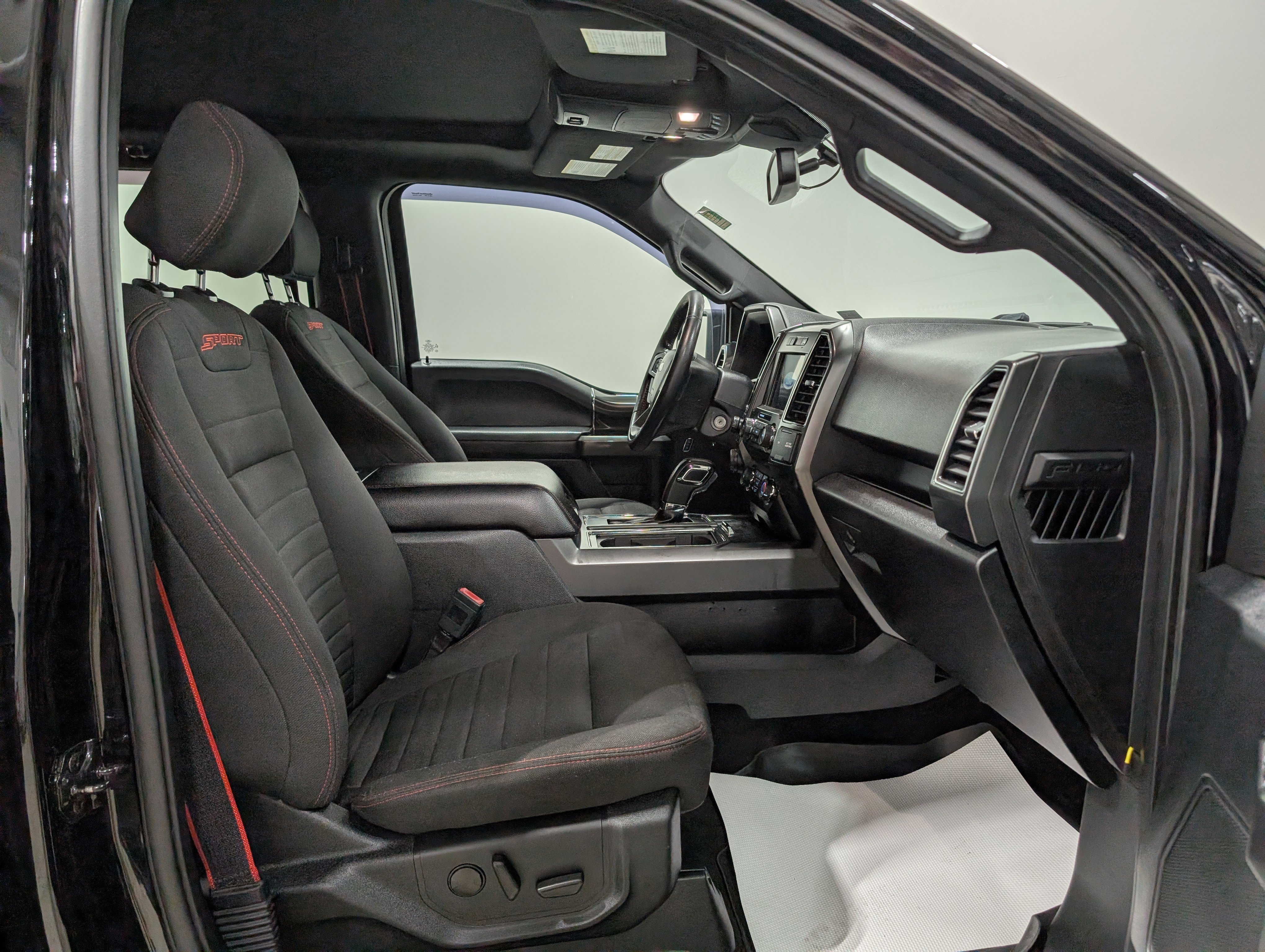 Used 2019 Ford F150 XLT w/ Equipment Group 302A Luxury AWD/4WD image 20