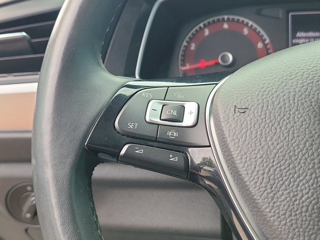 Used 2019 Volkswagen Jetta SE w/ Cold Weather Package FWD image 23