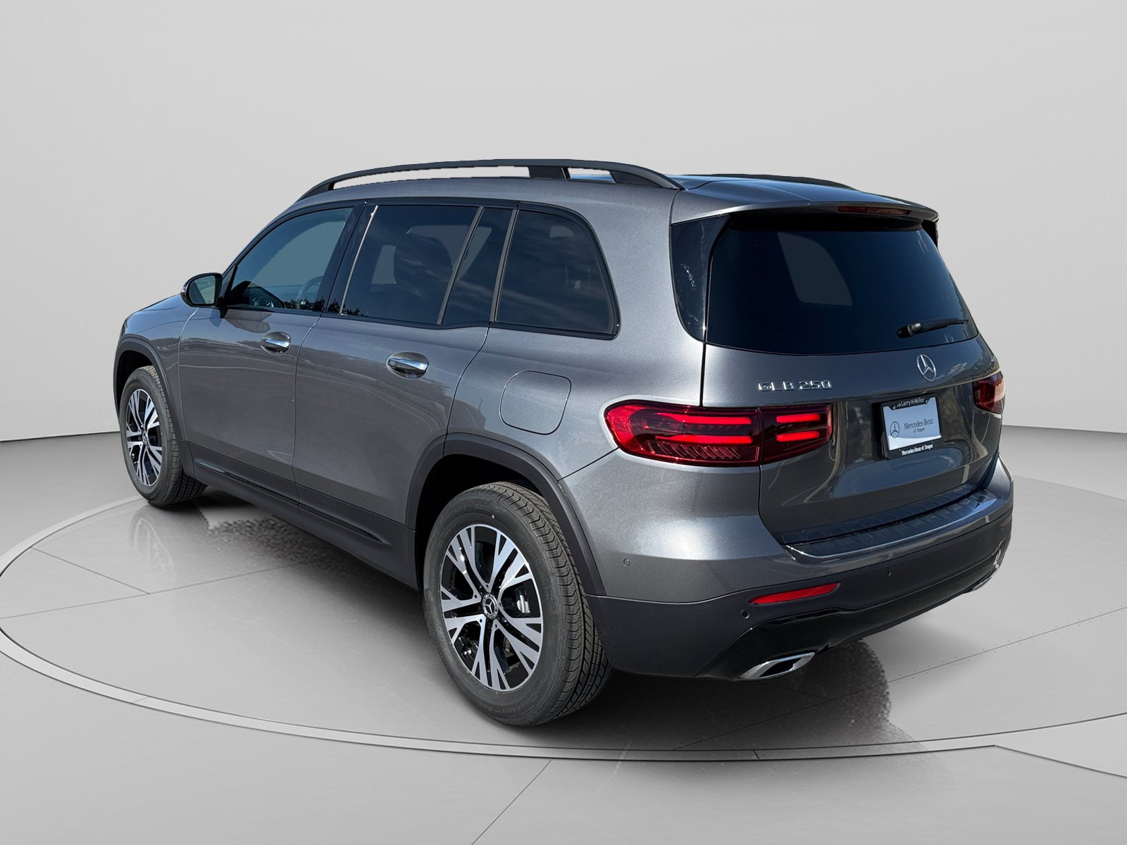 New 2026 Mercedes-Benz GLB 250 4MATIC image 3