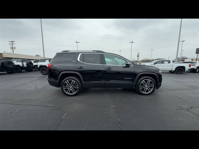 Certified 2023 GMC Acadia SLT w/ Preferred Package image 9