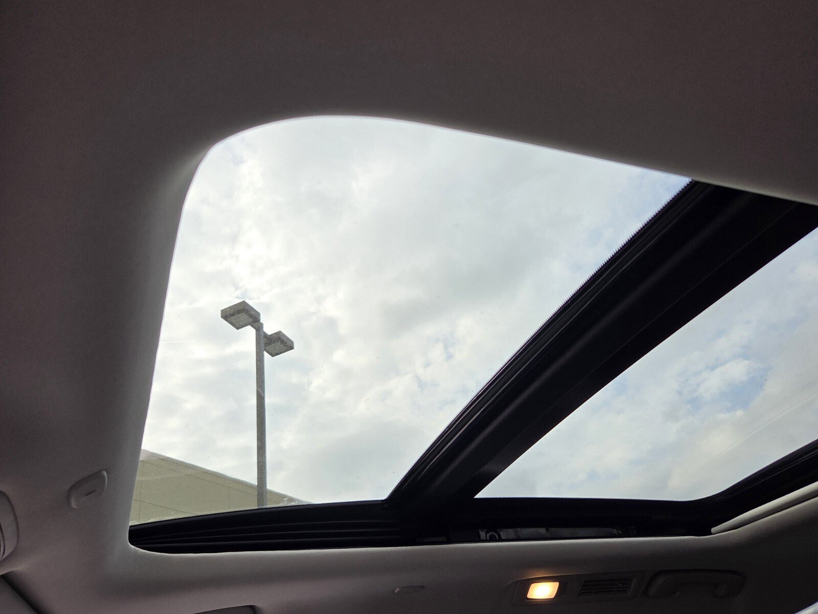 New 2026 INFINITI QX60 Luxe w/ Family Package image 14