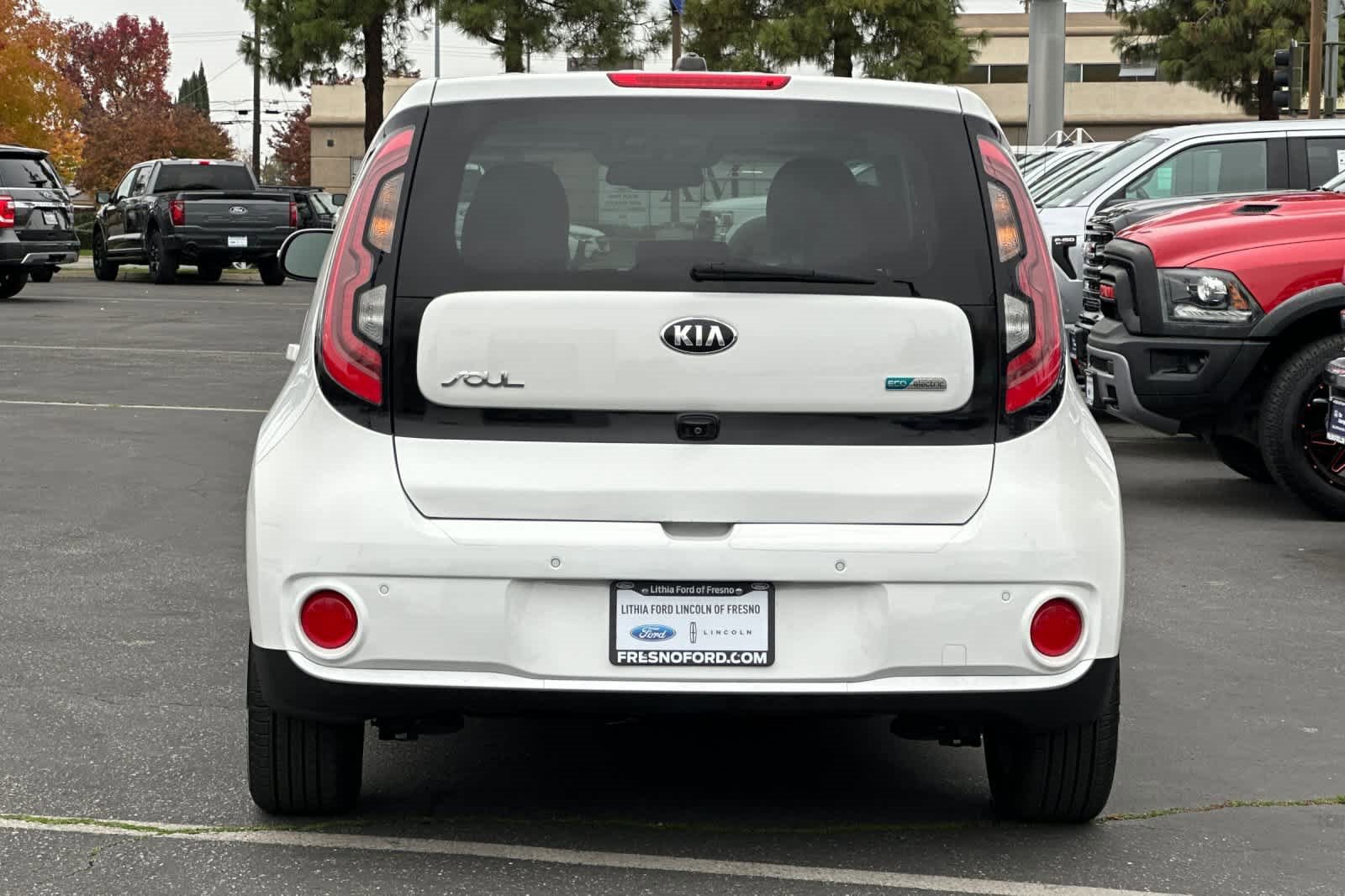 Used 2017 Kia Soul EV + image 7