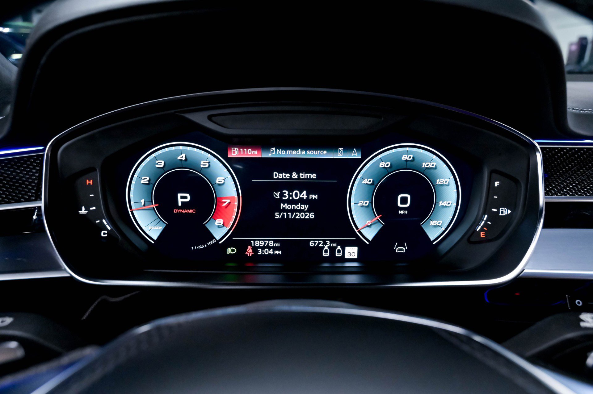 Used 2022 Audi S8 AWD/4WD image 9