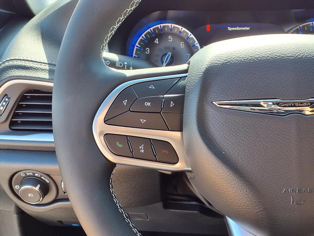 New 2026 Chrysler Pacifica Select image 17