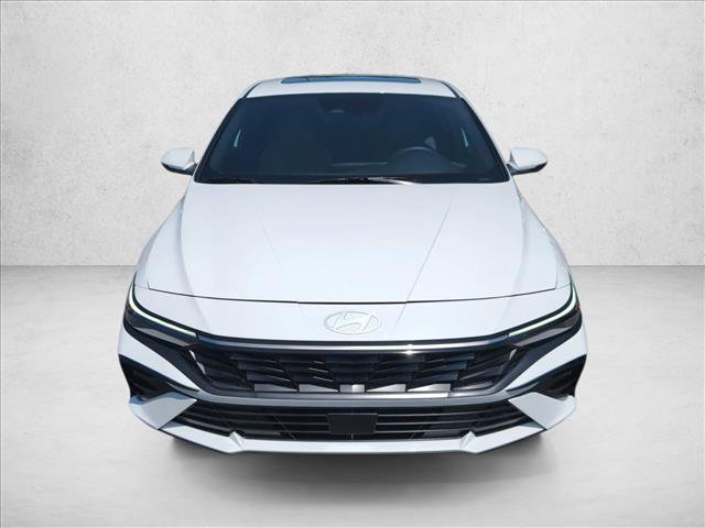 Certified 2025 Hyundai Elantra Limited FWD image 2