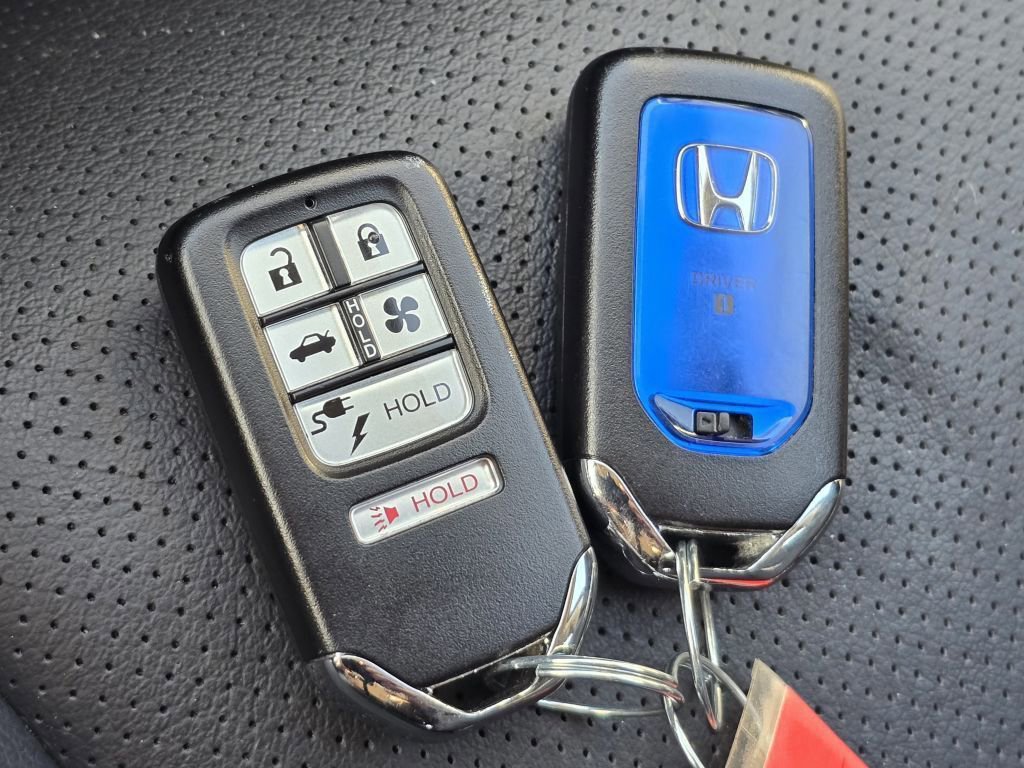 Certified 2018 Honda Clarity Touring image 37