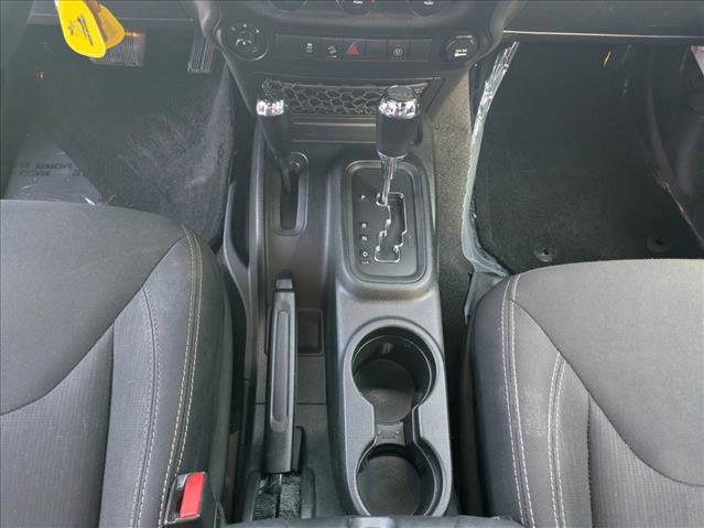 Used 2018 Jeep Wrangler Unlimited Sahara w/ Connectivity Group image 17