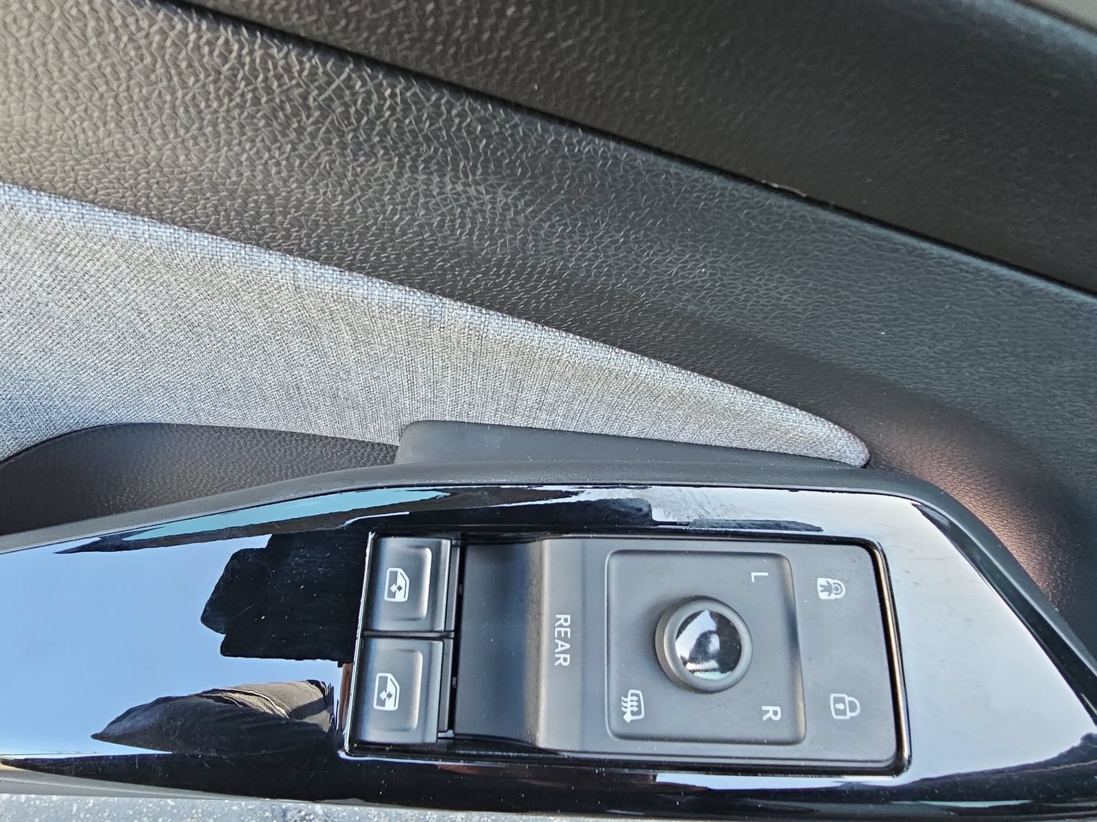 Certified 2023 Volkswagen ID.4 Pro RWD image 27