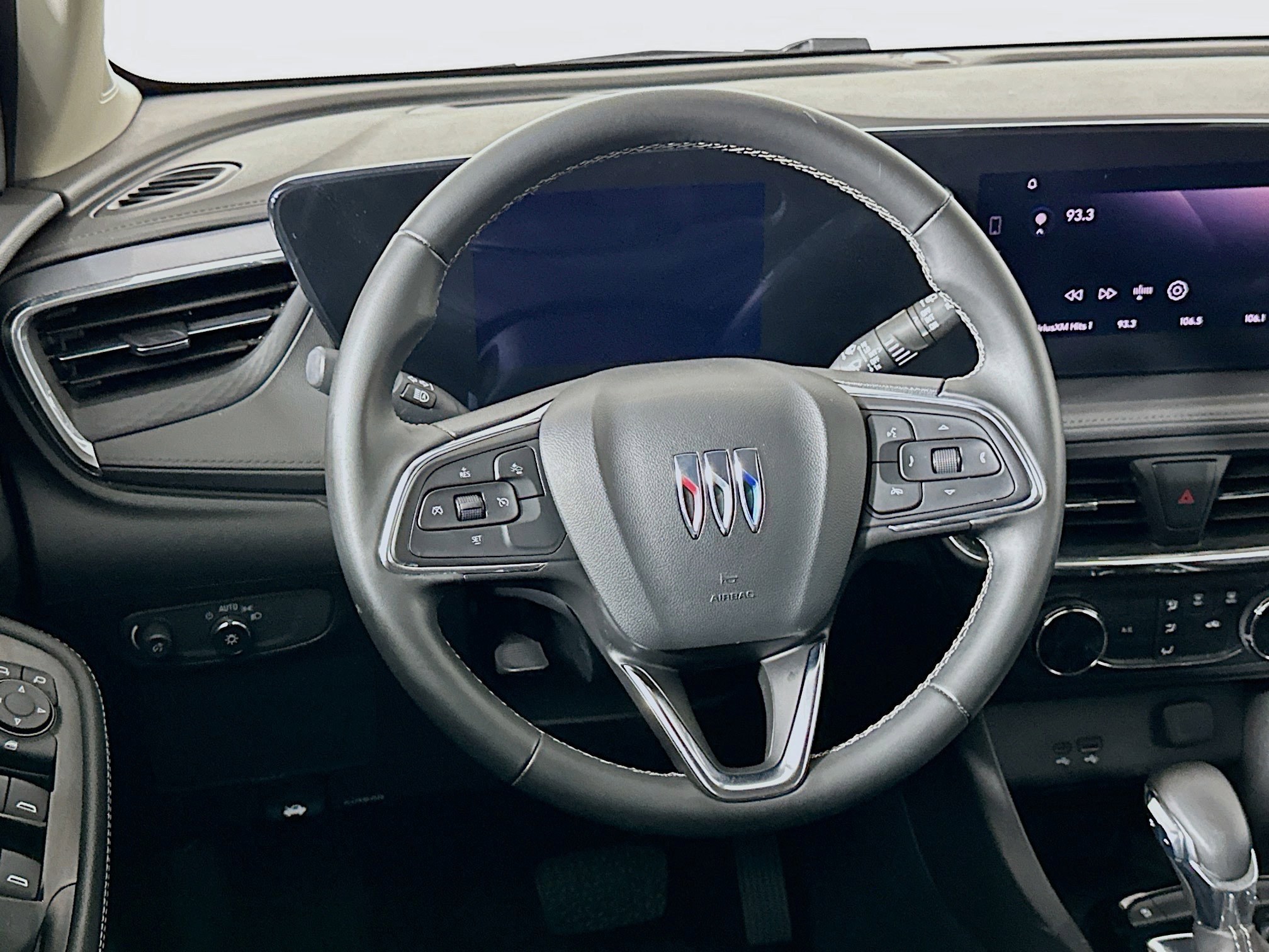 Used 2025 Buick Encore GX Preferred image 18
