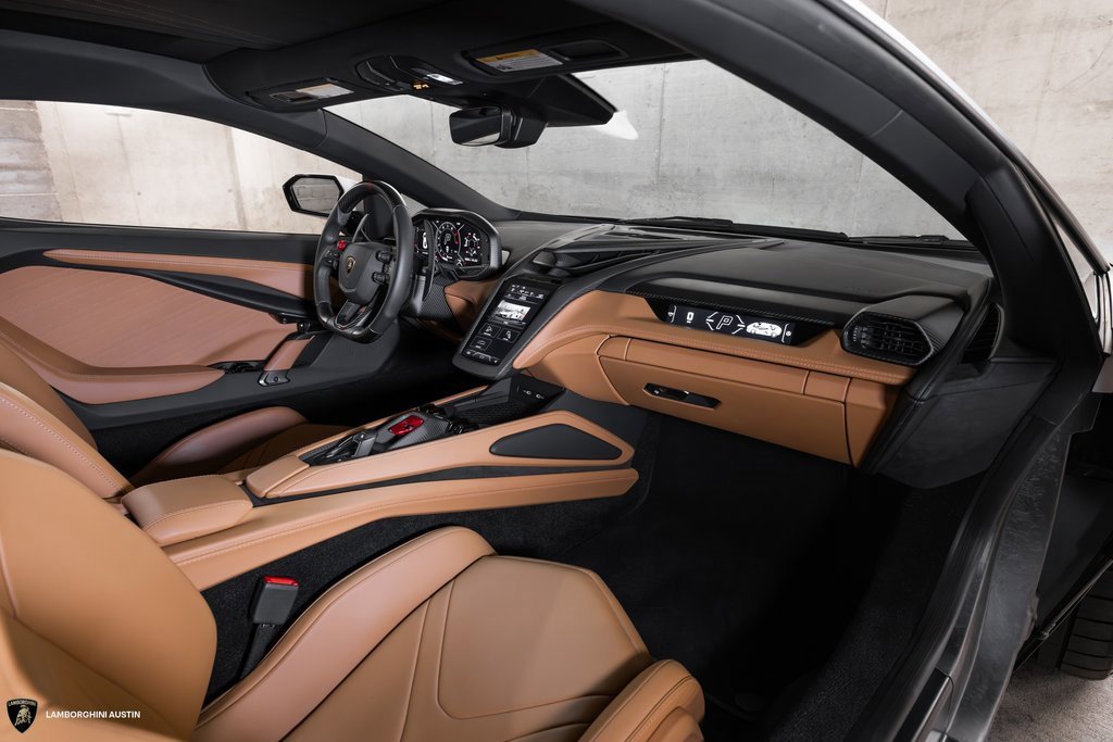 Used 2024 Lamborghini Revuelto image 36