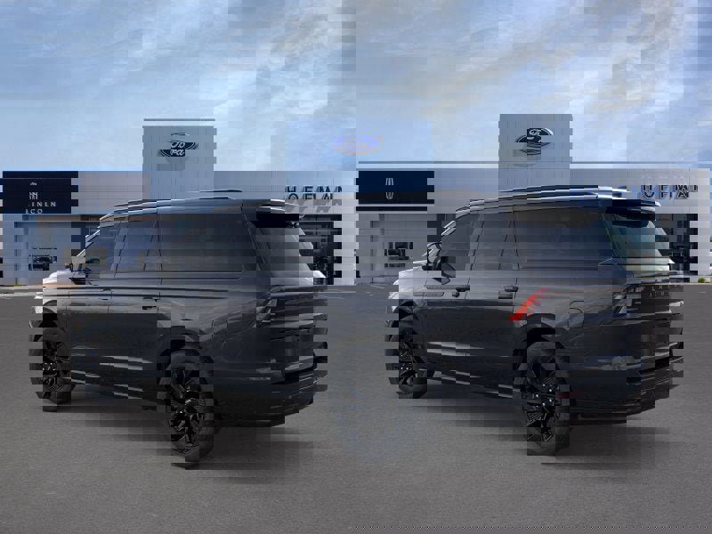 New 2025 Lincoln Navigator L Reserve w/ Jet Appearance Package image 4