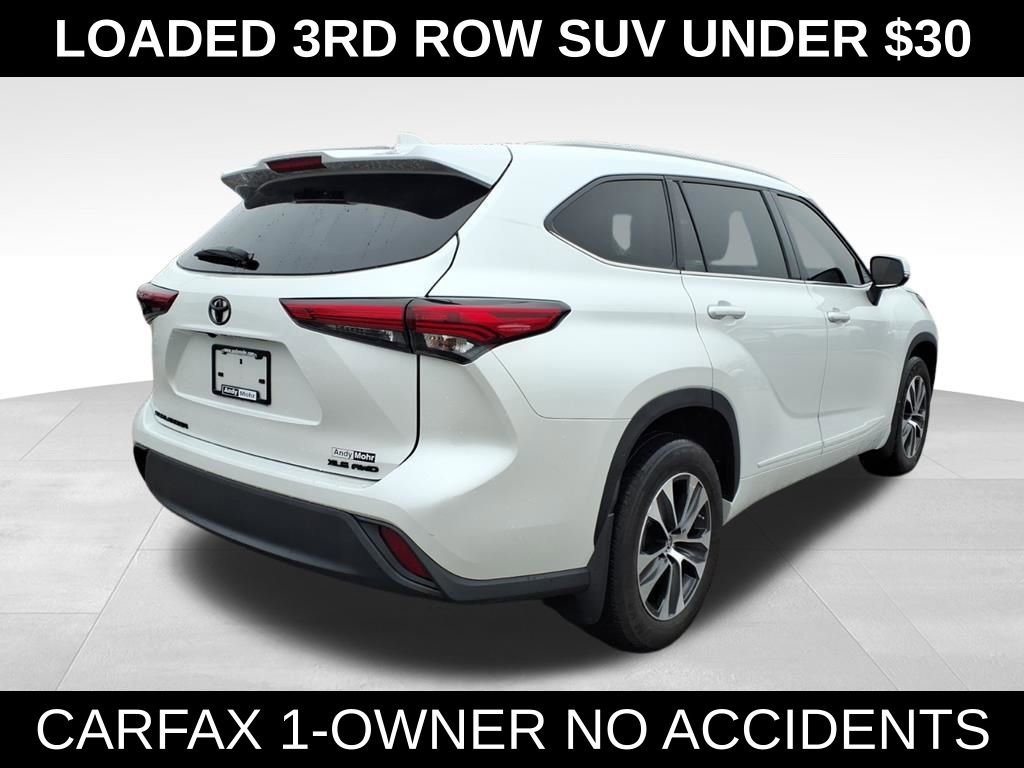 Used 2022 Toyota Highlander XLE AWD/4WD image 8