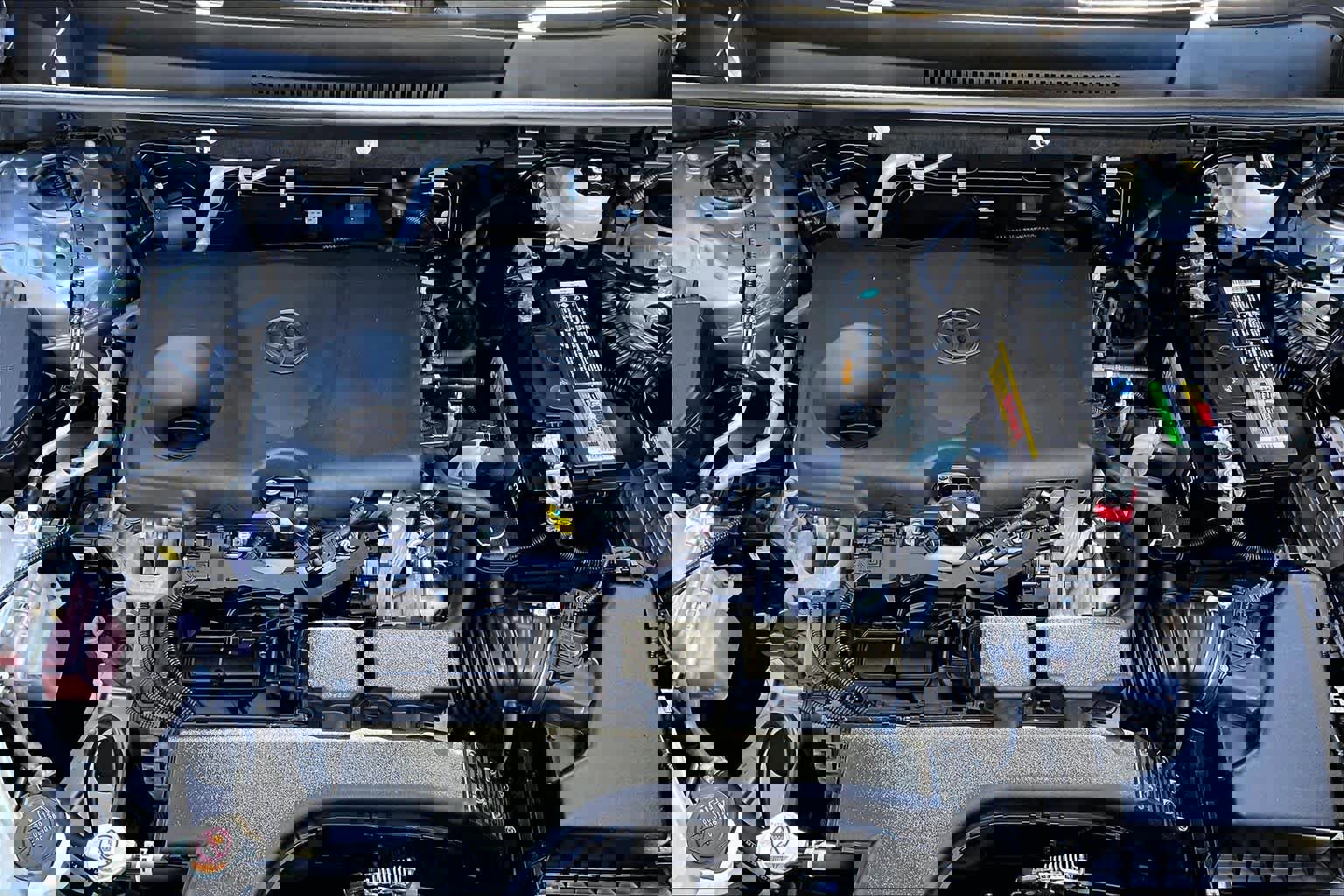 Used 2021 Toyota RAV4 XLE Premium FWD image 31