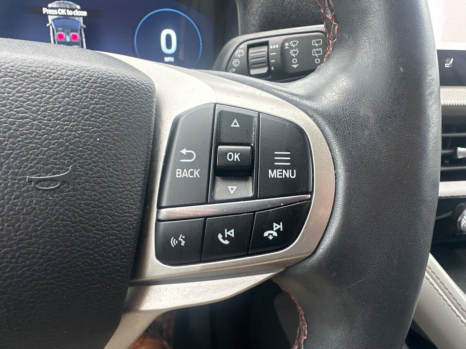 Used 2025 Ford Explorer Active w/ Active Comfort Package AWD/4WD image 21