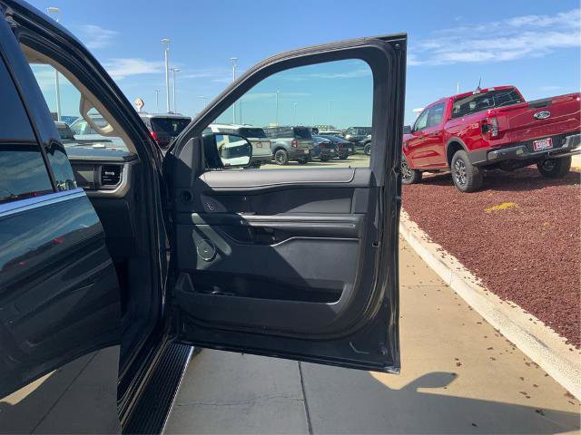 Certified 2023 Ford Expedition XLT image 21