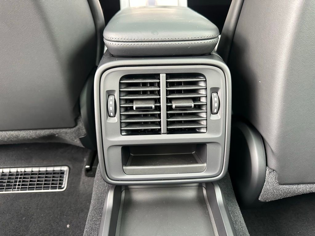 Used 2026 Porsche Taycan 4S image 40