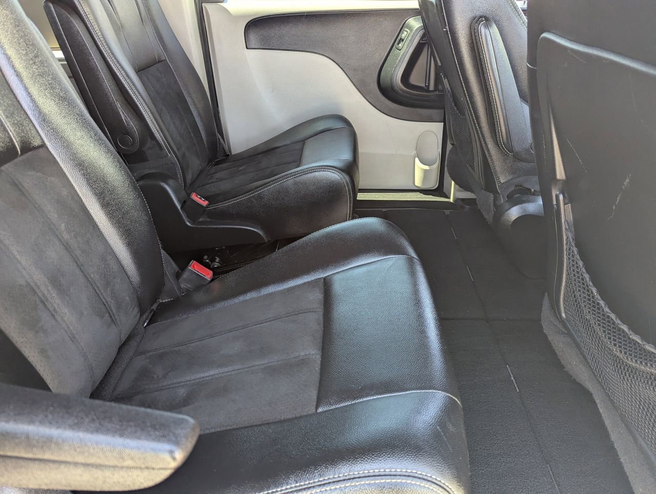 Used 2019 Dodge Grand Caravan SXT image 11