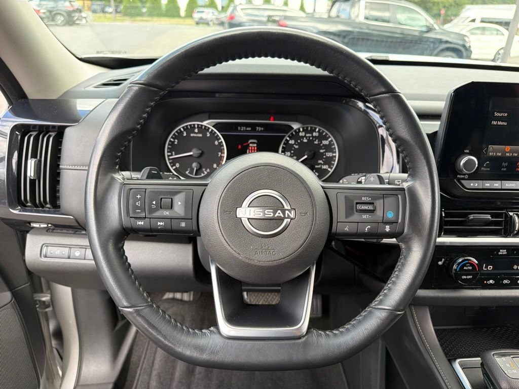 Used 2024 Nissan Pathfinder SV FWD image 15