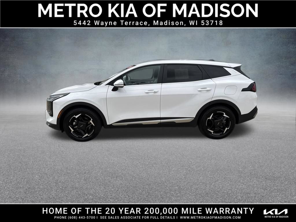 Used 2026 Kia Sportage EX FWD image 3