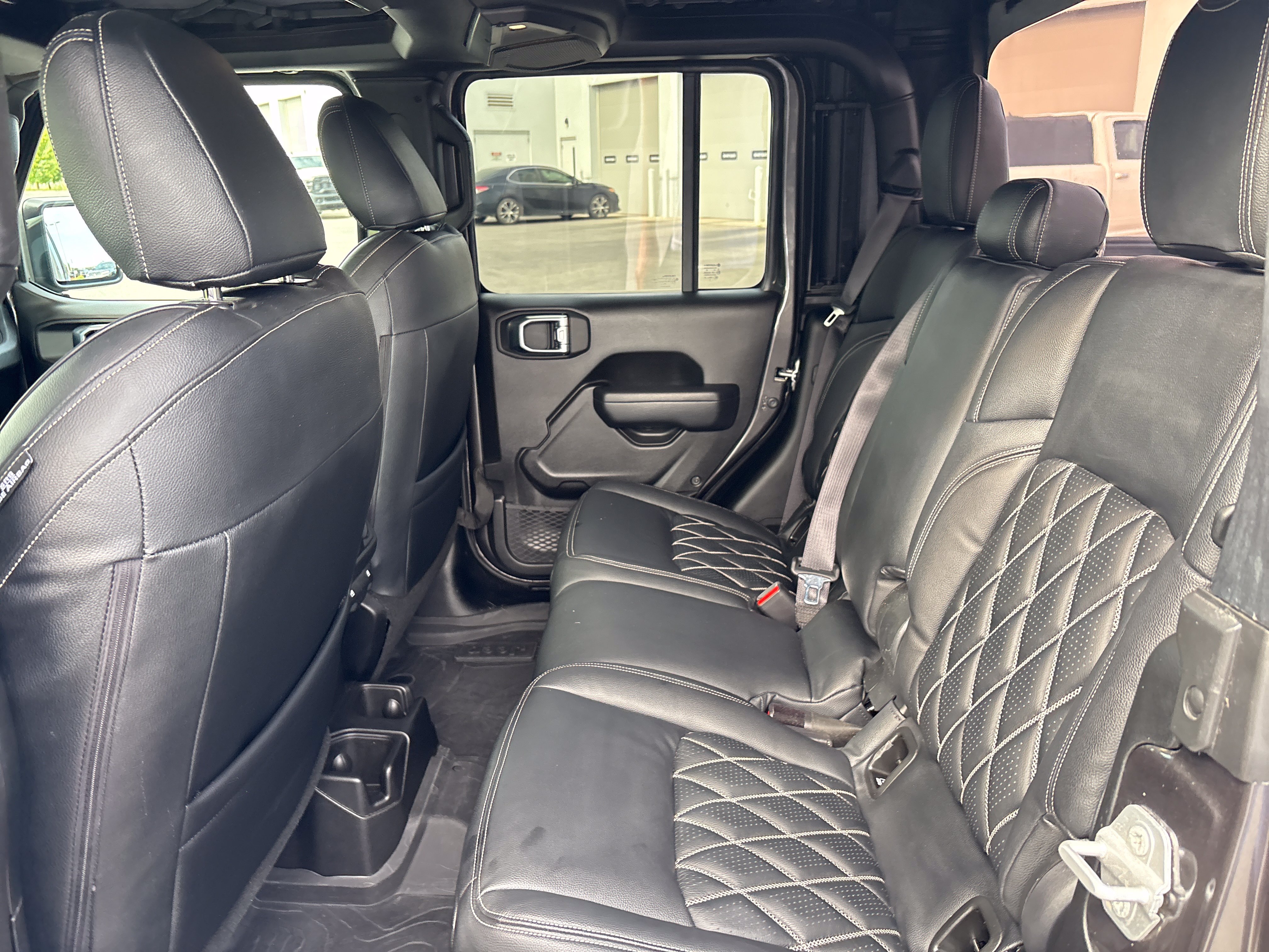 Certified 2025 Jeep Gladiator Sport AWD/4WD image 32