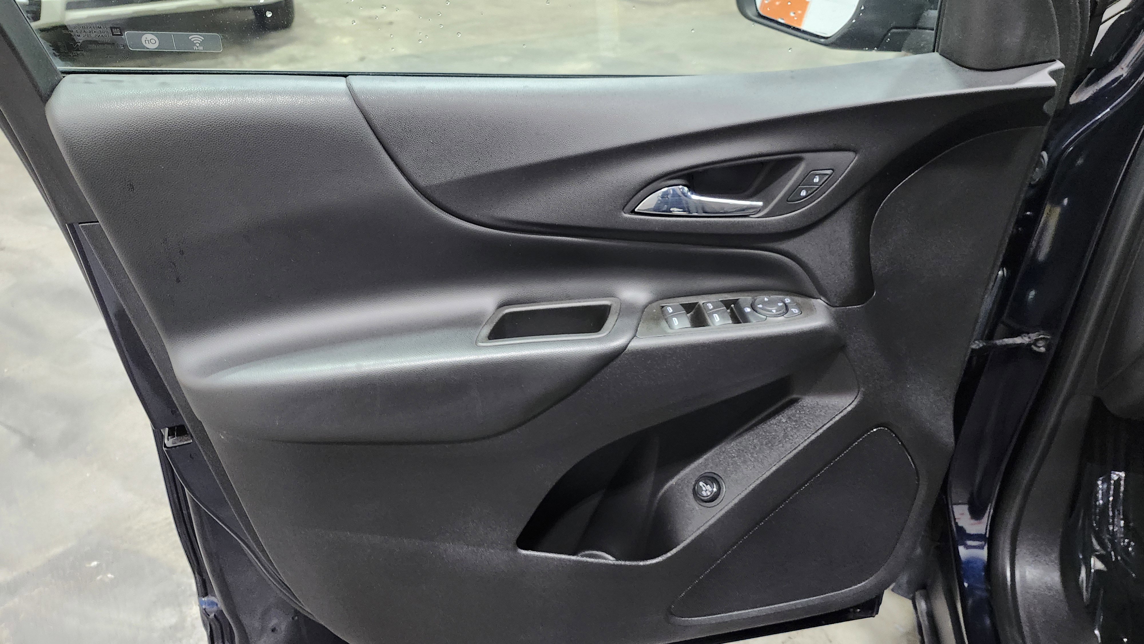 Used 2020 Chevrolet Equinox LT image 26