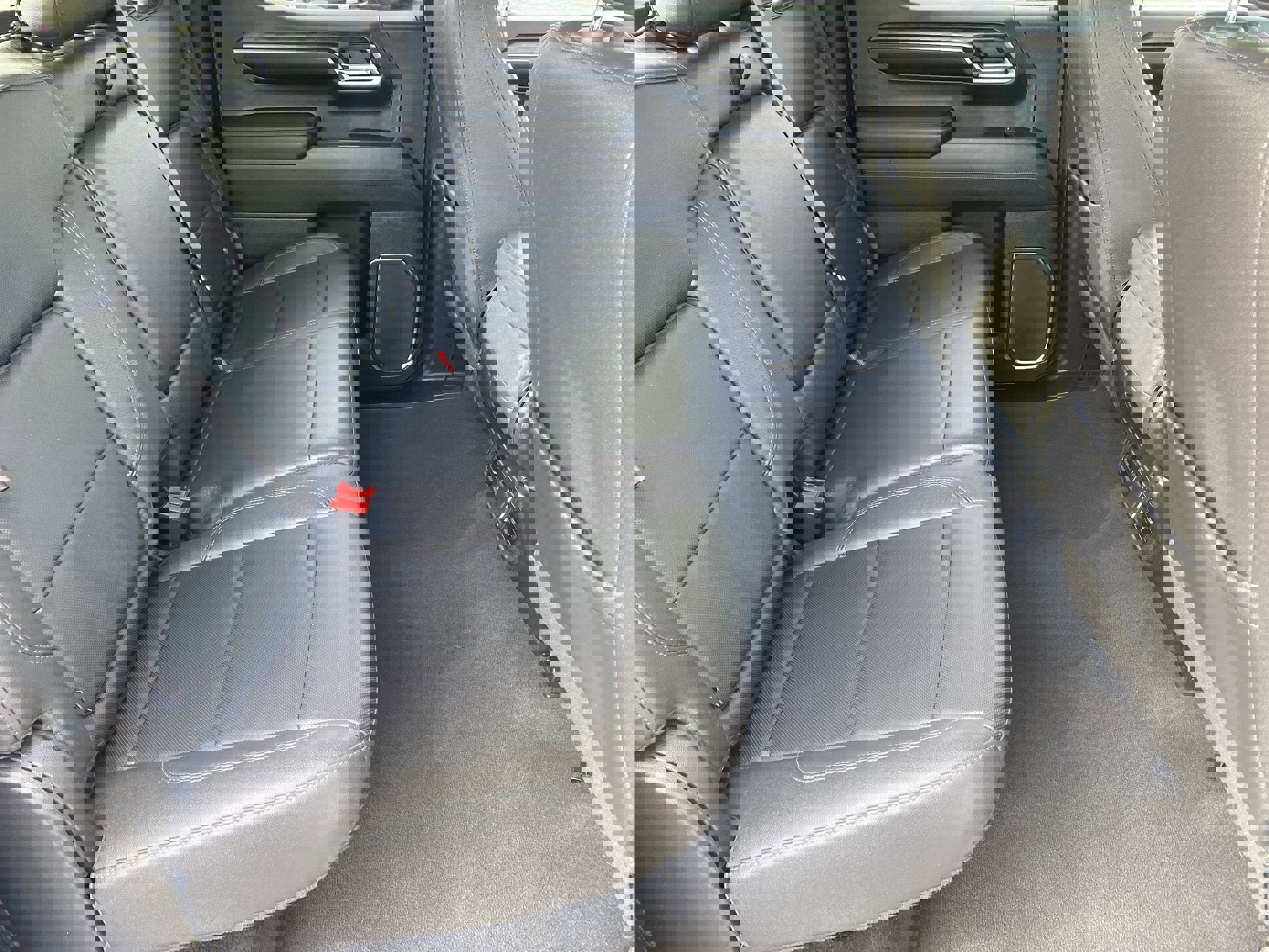 Used 2024 GMC Sierra 1500 SLT image 26