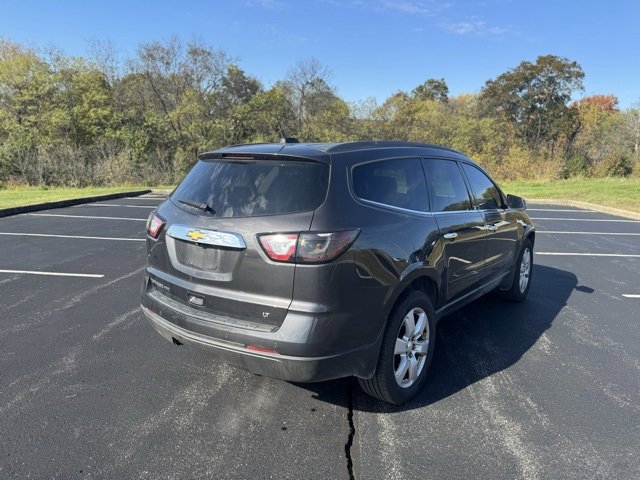Used 2017 Chevrolet Traverse LT w/ Style and Technology Package image 3