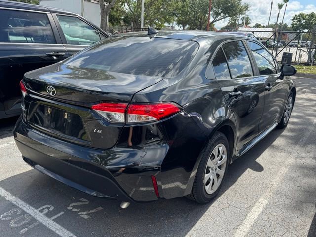 Used 2021 Toyota Corolla LE FWD image 3
