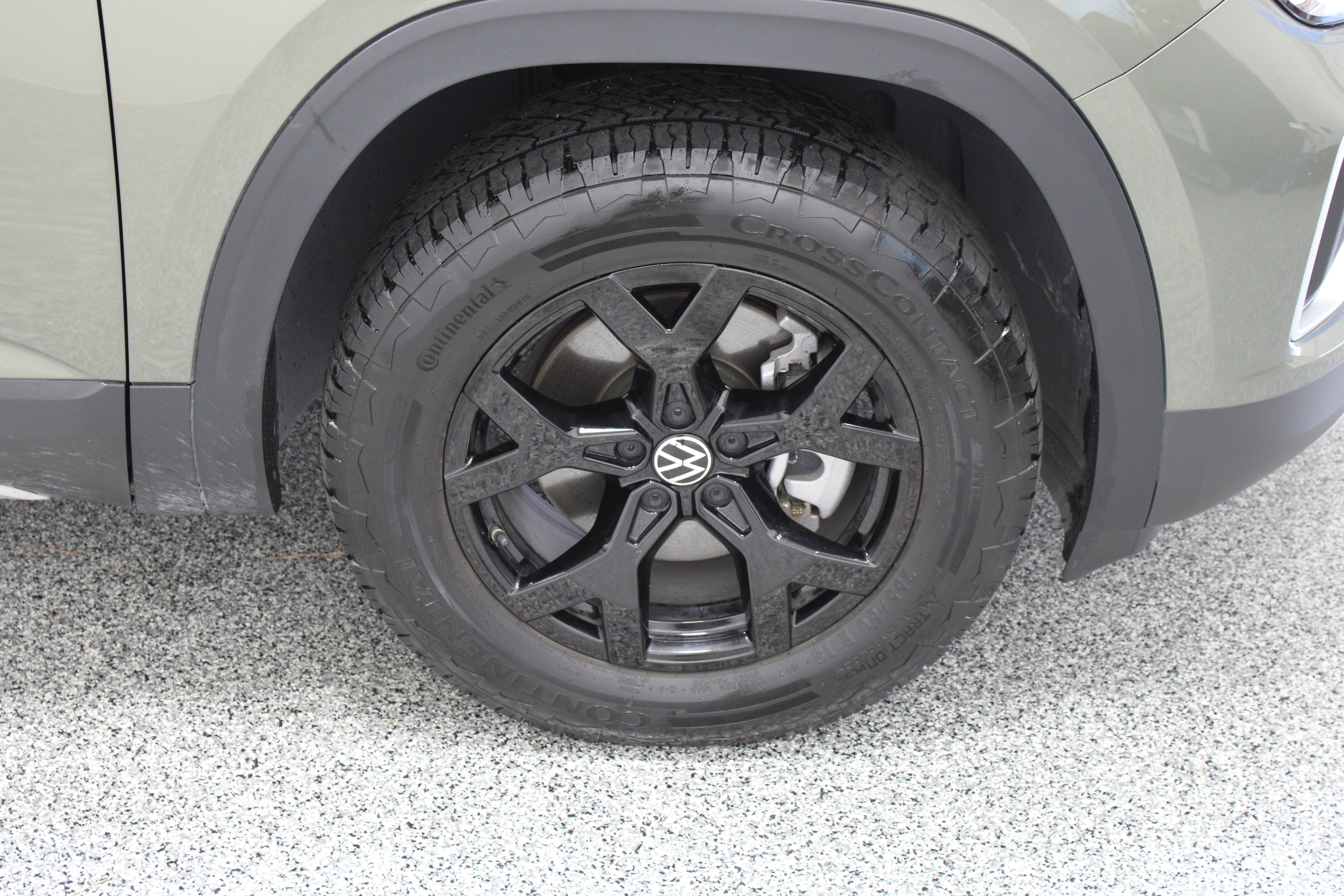 Used 2024 Volkswagen Atlas Peak Edition SE AWD/4WD image 5