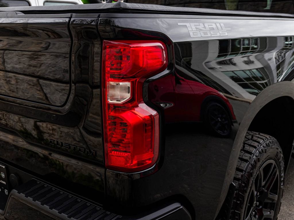 Used 2025 Chevrolet Silverado 1500 Custom Trail Boss w/ Midnight Edition AWD/4WD image 36